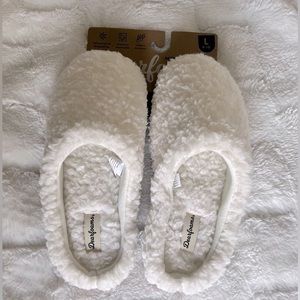 Dearfoams fuzzy slippers
